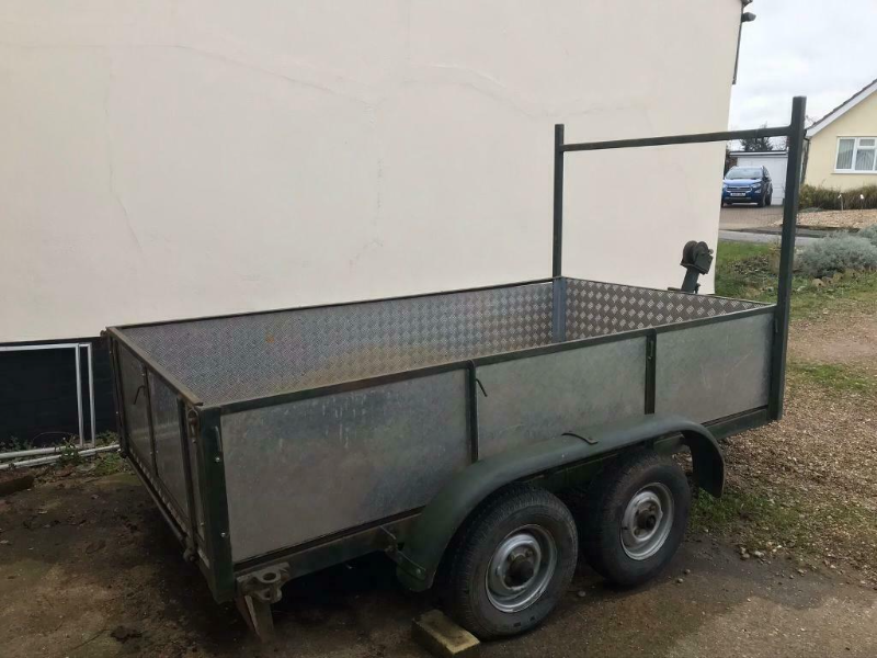 TWIN AXLE FLATBED TRAILER